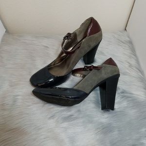 Kenneth Cole Reaction Strapped pump
